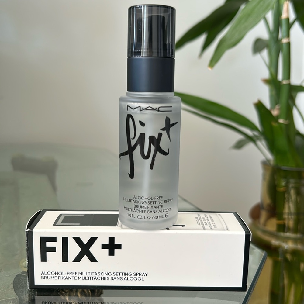 MAC Fix+ Alcohol-Free Multitasking Setting Spray